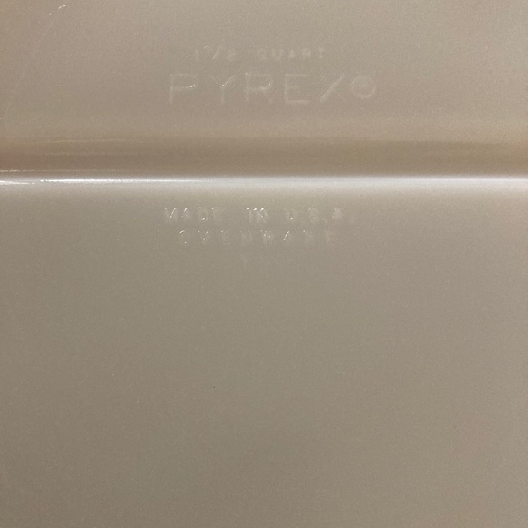 VINTAGE PYREX, Red Divided DISH Casserole, Friendship. #12 - Picture 6 of 6